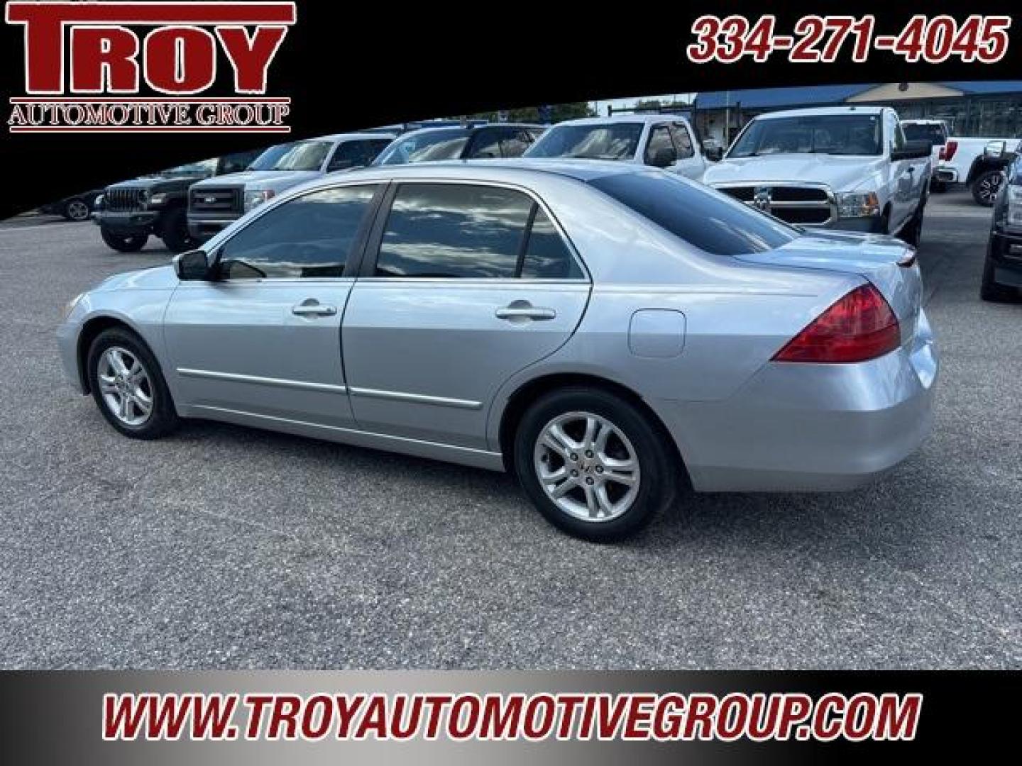 2007 Alabaster Silver Metallic /Black Honda Accord (1HGCM56727A) with an 2.4L I4 DOHC i-VTEC 16V engine, Automatic transmission, located at 6812 Atlanta Hwy, Montgomery, AL, 36117, (334) 271-4045, 32.382118, -86.178673 - Alabaster Silver Metallic 2007 Honda Accord FWD 2.4L I4 DOHC i-VTEC 16V 5-Speed Automatic with Overdrive<br><br>Financing Available---Top Value for Trades.<br><br>Odometer is 7805 miles below market average! 24/34 City/Highway MPG<br><br><br>Awards:<br> * 2007 KBB.com Best Resale Value Awards<br>Fo - Photo#14