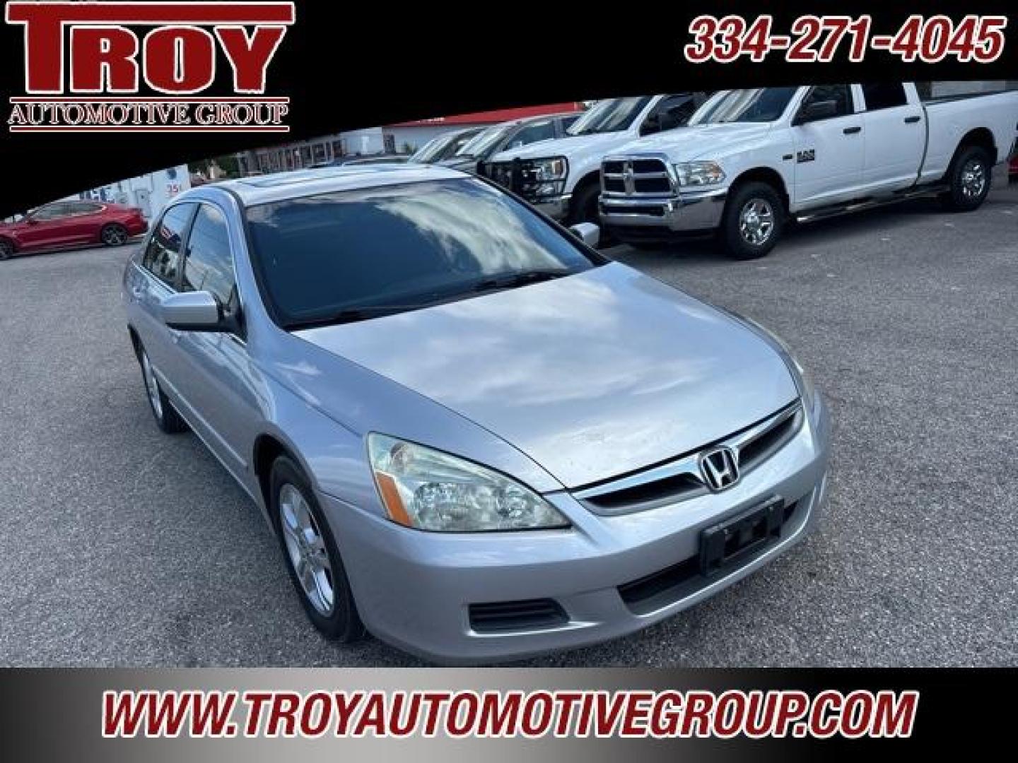 2007 Alabaster Silver Metallic /Black Honda Accord (1HGCM56727A) with an 2.4L I4 DOHC i-VTEC 16V engine, Automatic transmission, located at 6812 Atlanta Hwy, Montgomery, AL, 36117, (334) 271-4045, 32.382118, -86.178673 - Alabaster Silver Metallic 2007 Honda Accord FWD 2.4L I4 DOHC i-VTEC 16V 5-Speed Automatic with Overdrive<br><br>Financing Available---Top Value for Trades.<br><br>Odometer is 7805 miles below market average! 24/34 City/Highway MPG<br><br><br>Awards:<br> * 2007 KBB.com Best Resale Value Awards<br>Fo - Photo#5