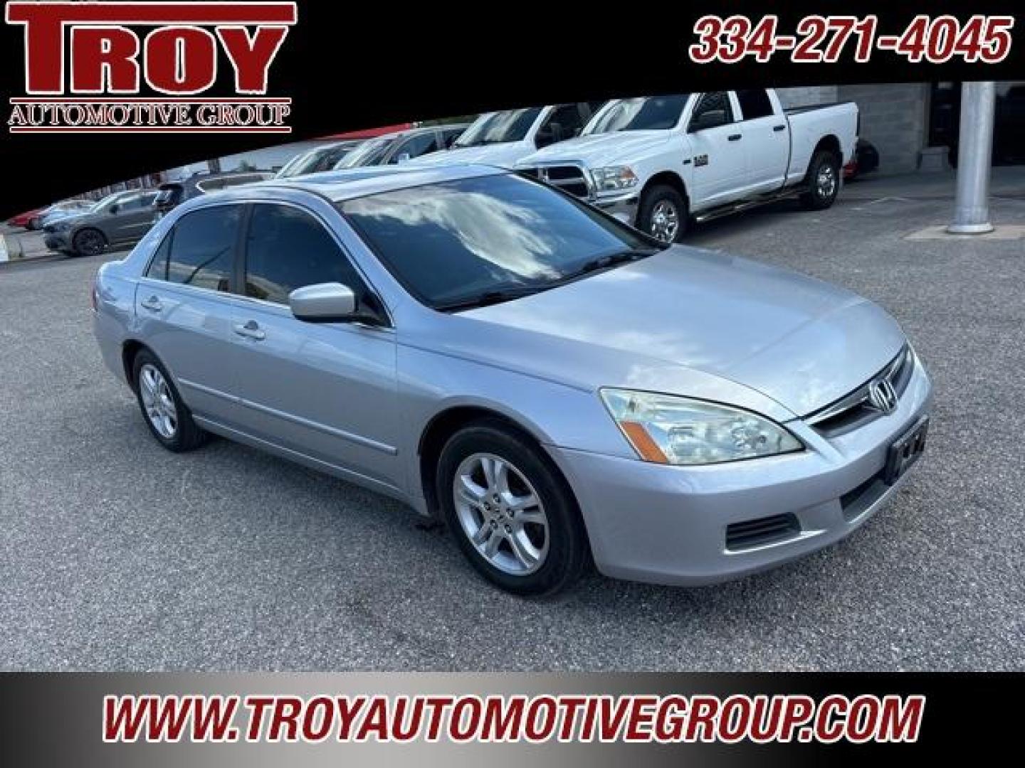 2007 Alabaster Silver Metallic /Black Honda Accord (1HGCM56727A) with an 2.4L I4 DOHC i-VTEC 16V engine, Automatic transmission, located at 6812 Atlanta Hwy, Montgomery, AL, 36117, (334) 271-4045, 32.382118, -86.178673 - Alabaster Silver Metallic 2007 Honda Accord FWD 2.4L I4 DOHC i-VTEC 16V 5-Speed Automatic with Overdrive<br><br>Financing Available---Top Value for Trades.<br><br>Odometer is 7805 miles below market average! 24/34 City/Highway MPG<br><br><br>Awards:<br> * 2007 KBB.com Best Resale Value Awards<br>Fo - Photo#6