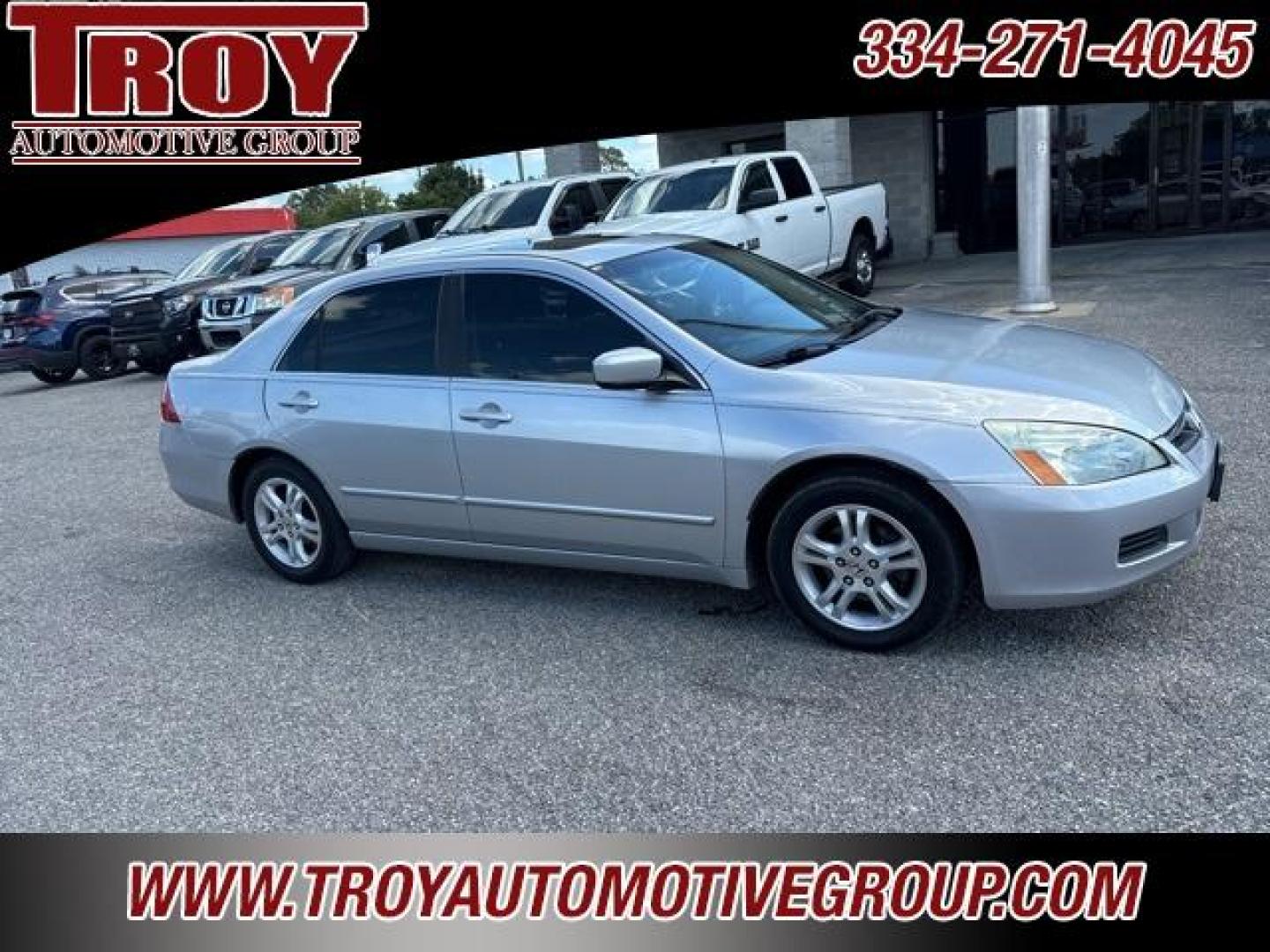 2007 Alabaster Silver Metallic /Black Honda Accord (1HGCM56727A) with an 2.4L I4 DOHC i-VTEC 16V engine, Automatic transmission, located at 6812 Atlanta Hwy, Montgomery, AL, 36117, (334) 271-4045, 32.382118, -86.178673 - Alabaster Silver Metallic 2007 Honda Accord FWD 2.4L I4 DOHC i-VTEC 16V 5-Speed Automatic with Overdrive<br><br>Financing Available---Top Value for Trades.<br><br>Odometer is 7805 miles below market average! 24/34 City/Highway MPG<br><br><br>Awards:<br> * 2007 KBB.com Best Resale Value Awards<br>Fo - Photo#7