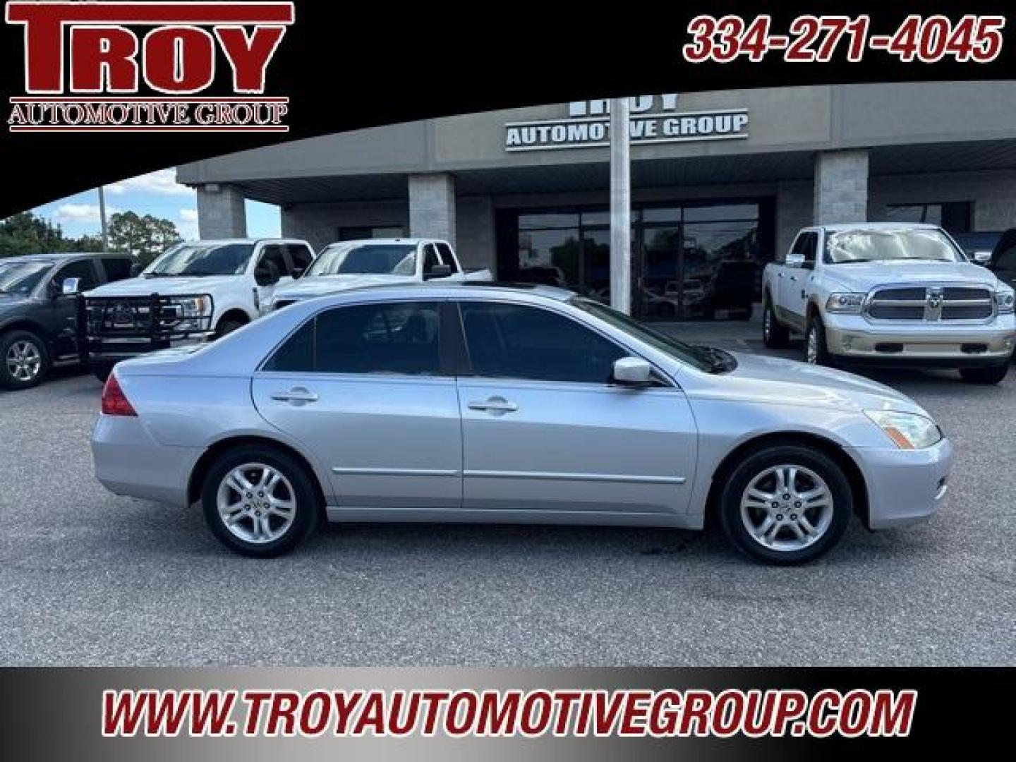 2007 Alabaster Silver Metallic /Black Honda Accord (1HGCM56727A) with an 2.4L I4 DOHC i-VTEC 16V engine, Automatic transmission, located at 6812 Atlanta Hwy, Montgomery, AL, 36117, (334) 271-4045, 32.382118, -86.178673 - Alabaster Silver Metallic 2007 Honda Accord FWD 2.4L I4 DOHC i-VTEC 16V 5-Speed Automatic with Overdrive<br><br>Financing Available---Top Value for Trades.<br><br>Odometer is 7805 miles below market average! 24/34 City/Highway MPG<br><br><br>Awards:<br> * 2007 KBB.com Best Resale Value Awards<br>Fo - Photo#8