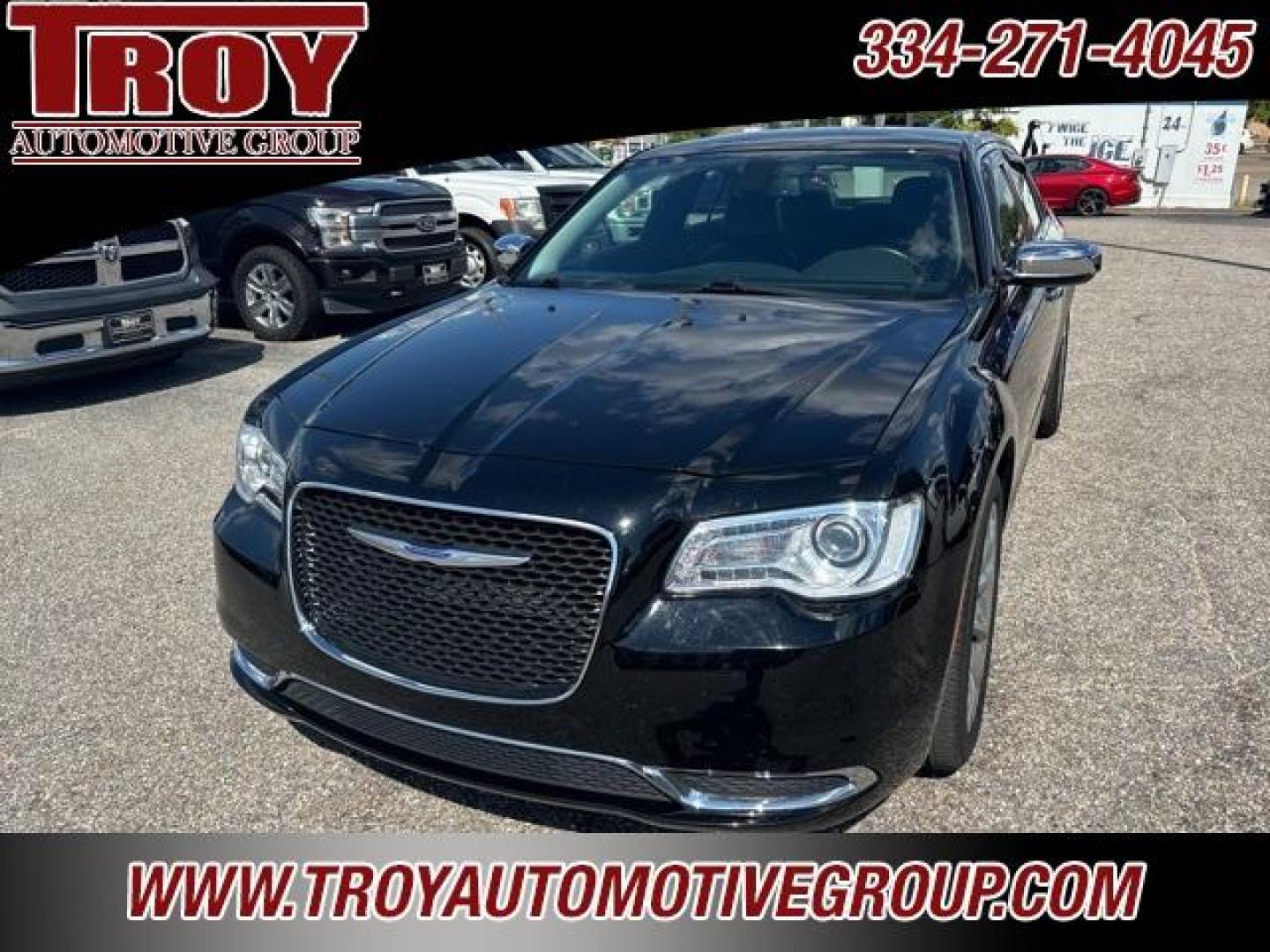 2020 Gloss Black /Black Chrysler 300 Touring (2C3CCAAGXLH) with an 3.6L V6 24V VVT engine, Automatic transmission, located at 6812 Atlanta Hwy, Montgomery, AL, 36117, (334) 271-4045, 32.382118, -86.178673 - Like New !! <br>20 Premium Wheels!! - Photo#4