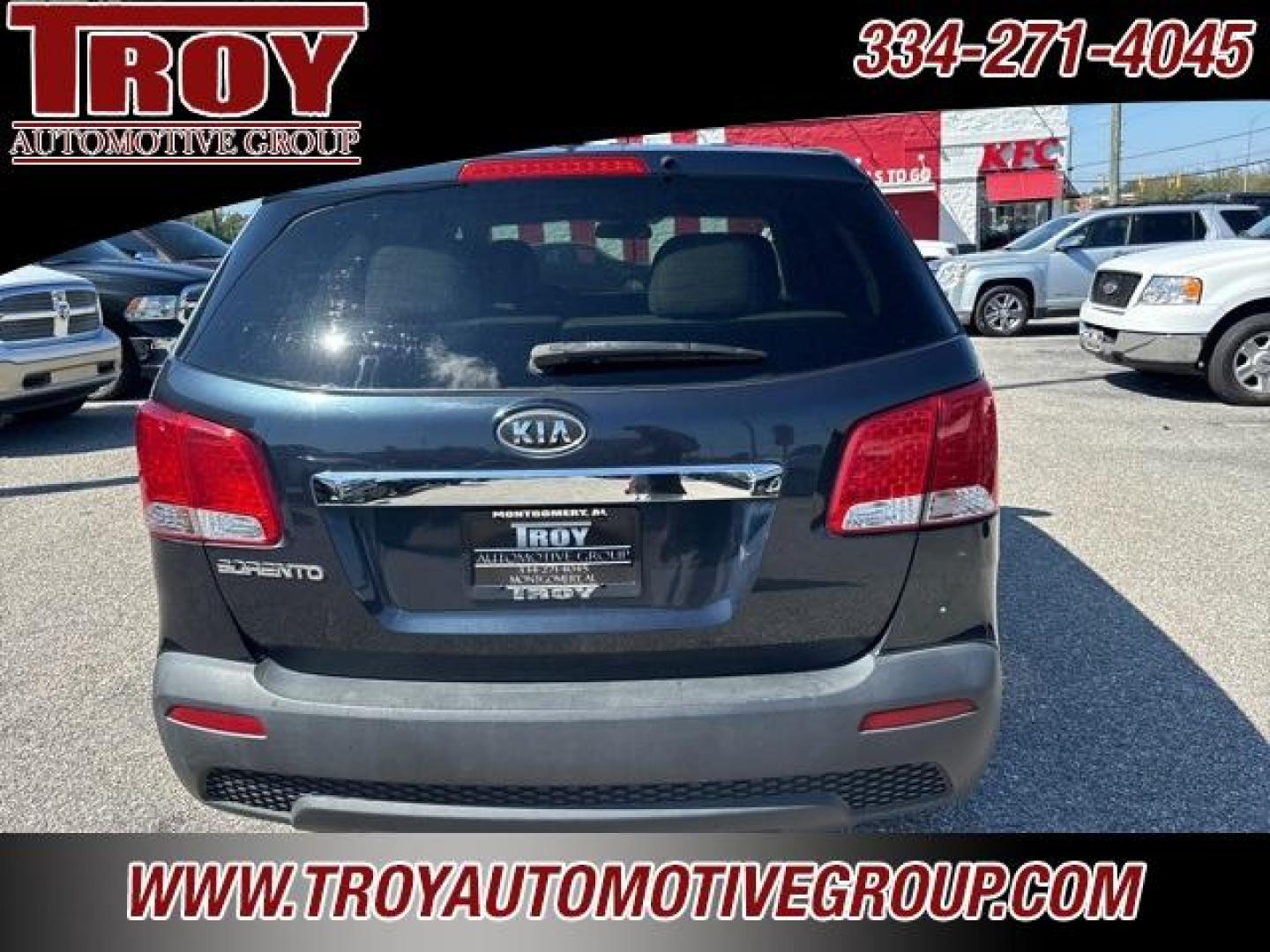 2013 Baltic Blue /Gray Kia Sorento LX (5XYKT4A19DG) with an 2.4L I4 MPI DOHC Dual CVVT engine, Automatic transmission, located at 6812 Atlanta Hwy, Montgomery, AL, 36117, (334) 271-4045, 32.382118, -86.178673 - Photo#11