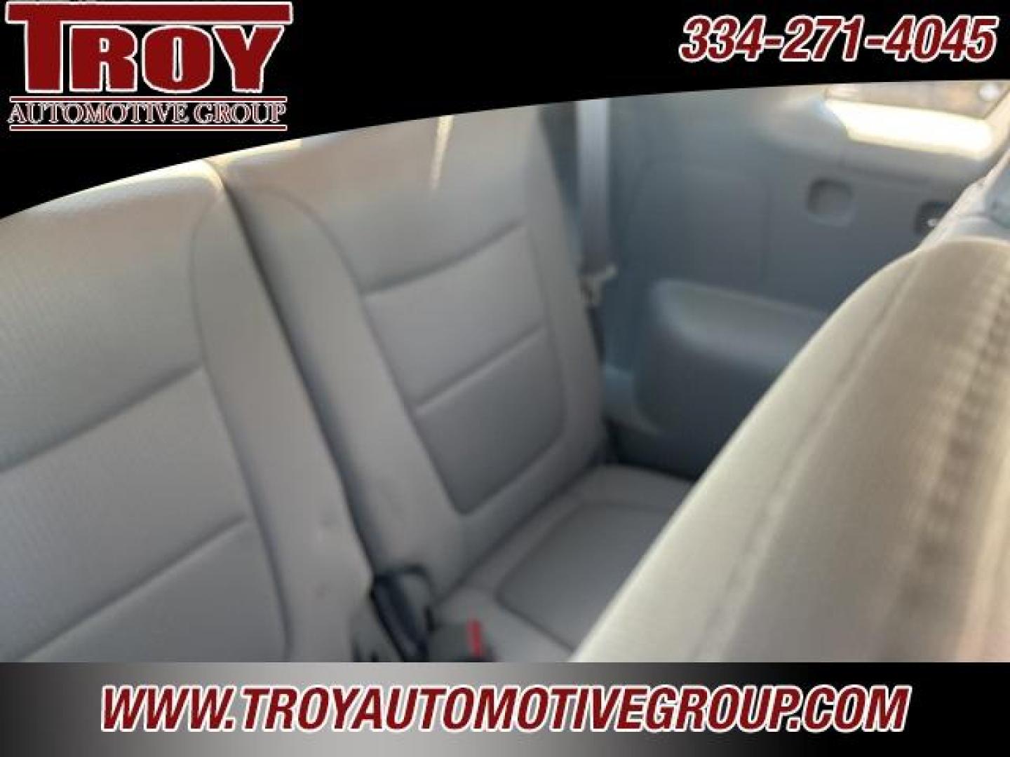 2013 Baltic Blue /Gray Kia Sorento LX (5XYKT4A19DG) with an 2.4L I4 MPI DOHC Dual CVVT engine, Automatic transmission, located at 6812 Atlanta Hwy, Montgomery, AL, 36117, (334) 271-4045, 32.382118, -86.178673 - Photo#19