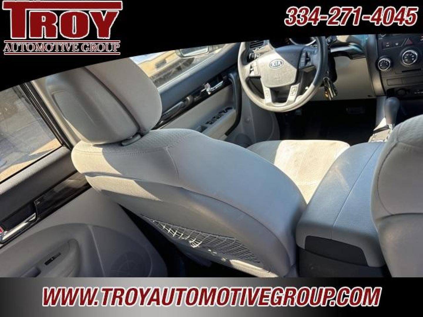 2013 Baltic Blue /Gray Kia Sorento LX (5XYKT4A19DG) with an 2.4L I4 MPI DOHC Dual CVVT engine, Automatic transmission, located at 6812 Atlanta Hwy, Montgomery, AL, 36117, (334) 271-4045, 32.382118, -86.178673 - Photo#23