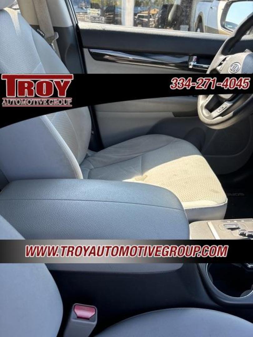 2013 Baltic Blue /Gray Kia Sorento LX (5XYKT4A19DG) with an 2.4L I4 MPI DOHC Dual CVVT engine, Automatic transmission, located at 6812 Atlanta Hwy, Montgomery, AL, 36117, (334) 271-4045, 32.382118, -86.178673 - Photo#31