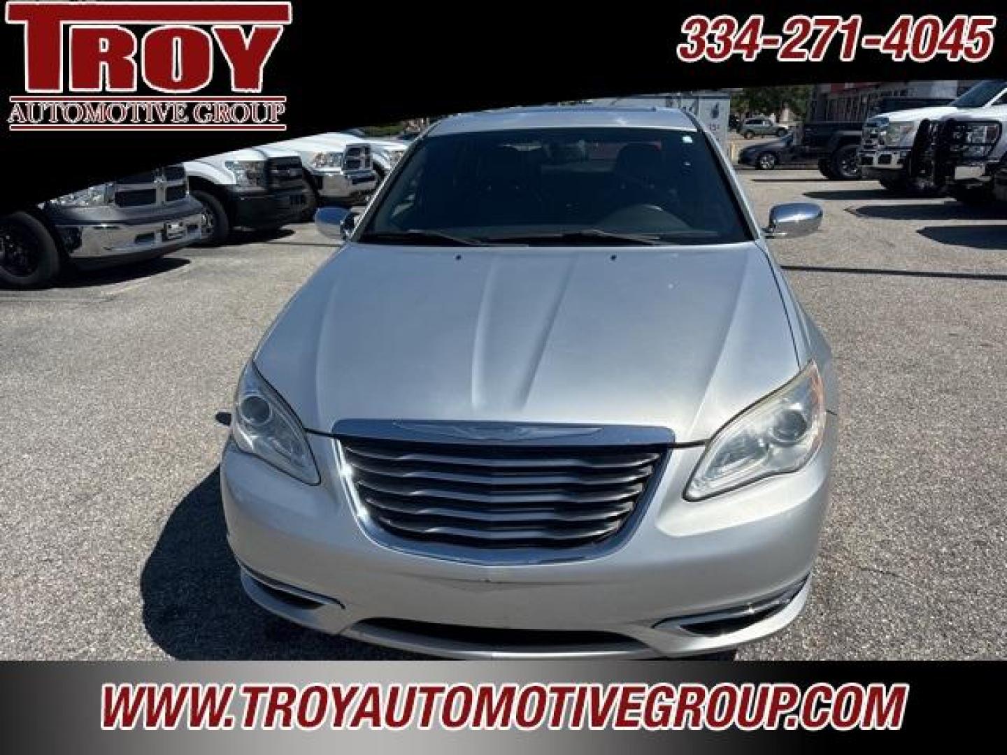 2012 Bright Silver Metallic Clearcoat /Black Chrysler 200 Limited (1C3CCBCG0CN) with an 3.6L V6 Flex Fuel 24V VVT engine, Automatic transmission, located at 6812 Atlanta Hwy, Montgomery, AL, 36117, (334) 271-4045, 32.382118, -86.178673 - Power Sunroof!!<br>Heated Seats!!<br>Boston Acoustic Premium Audio!!<br>Remote Entry!! - Photo#4