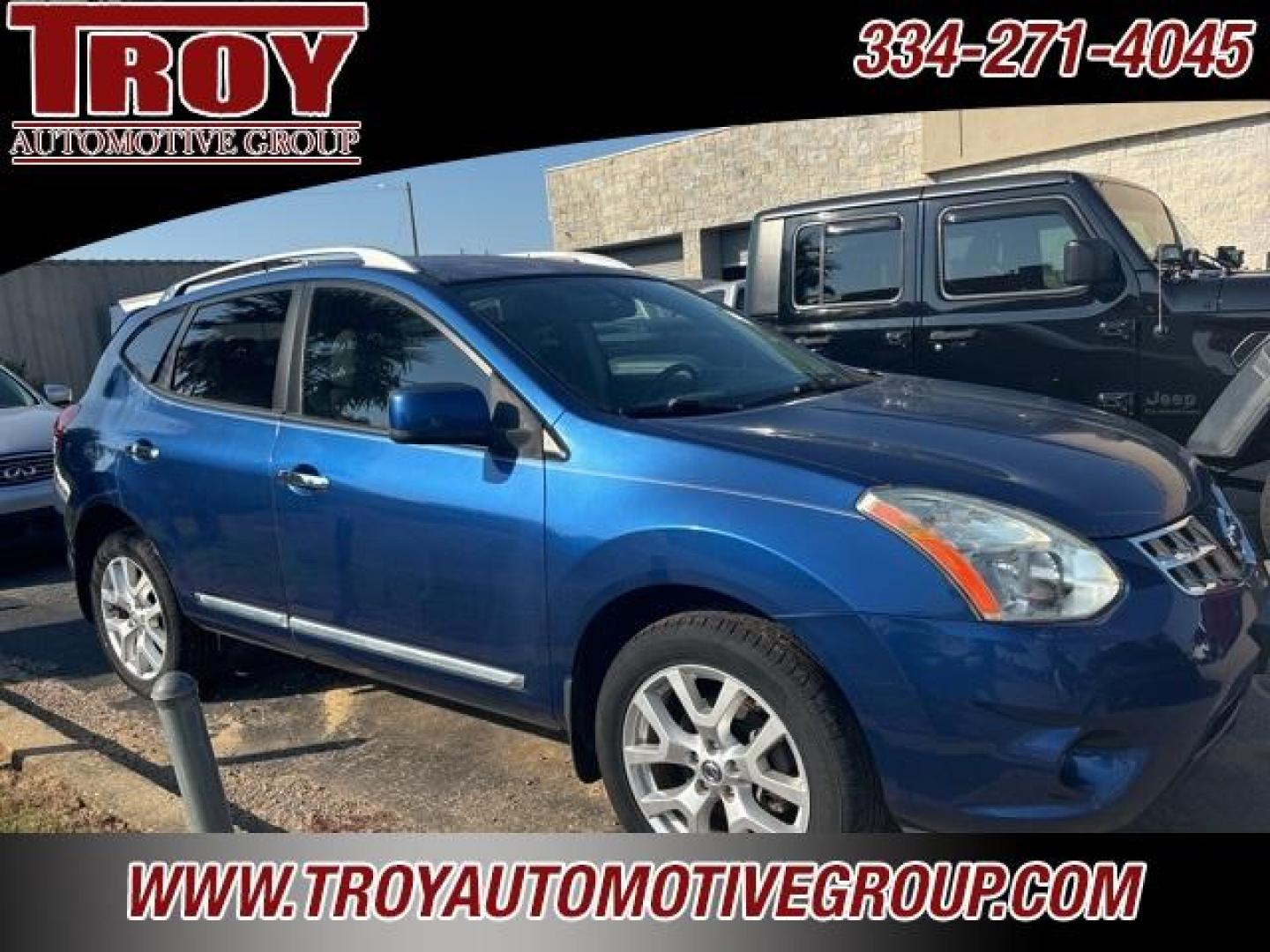 2011 Indigo Blue /Gray Nissan Rogue SV (JN8AS5MT7BW) with an 2.5L I4 DOHC 16V engine, CVT transmission, located at 6812 Atlanta Hwy, Montgomery, AL, 36117, (334) 271-4045, 32.382118, -86.178673 - Heated Leather Seats!!<br>Power Sunroof!!<br>Navigation!!<br>Paint faded on hood roof and hatch - Photo#5