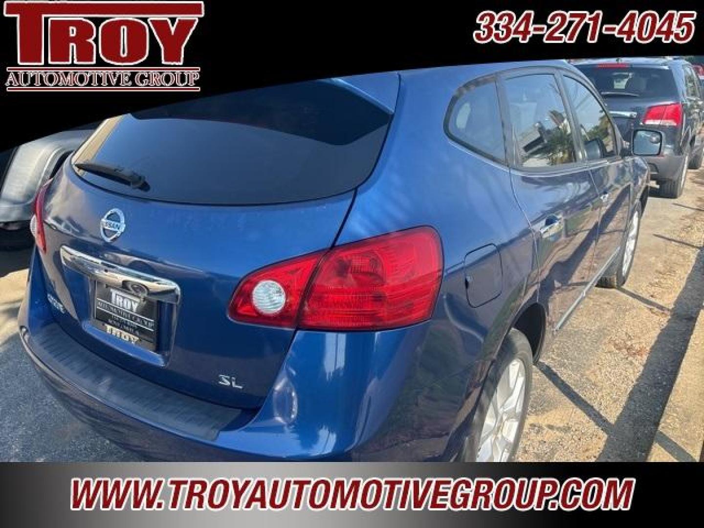 2011 Indigo Blue /Gray Nissan Rogue SV (JN8AS5MT7BW) with an 2.5L I4 DOHC 16V engine, CVT transmission, located at 6812 Atlanta Hwy, Montgomery, AL, 36117, (334) 271-4045, 32.382118, -86.178673 - Heated Leather Seats!!<br>Power Sunroof!!<br>Navigation!!<br>Paint faded on hood roof and hatch - Photo#6