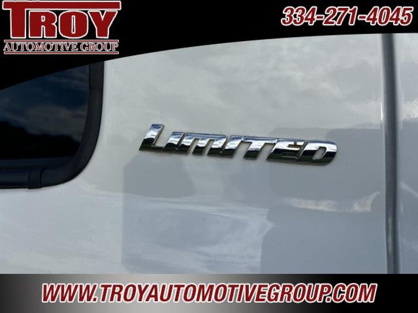 2019 Super White /Graphite Toyota Tundra Limited (5TFHY5F15KX) with an i-Force 5.7L V8 DOHC 32V LEV engine, Automatic transmission, located at 6812 Atlanta Hwy, Montgomery, AL, 36117, (334) 271-4045, 32.382118, -86.178673 - Photo#17