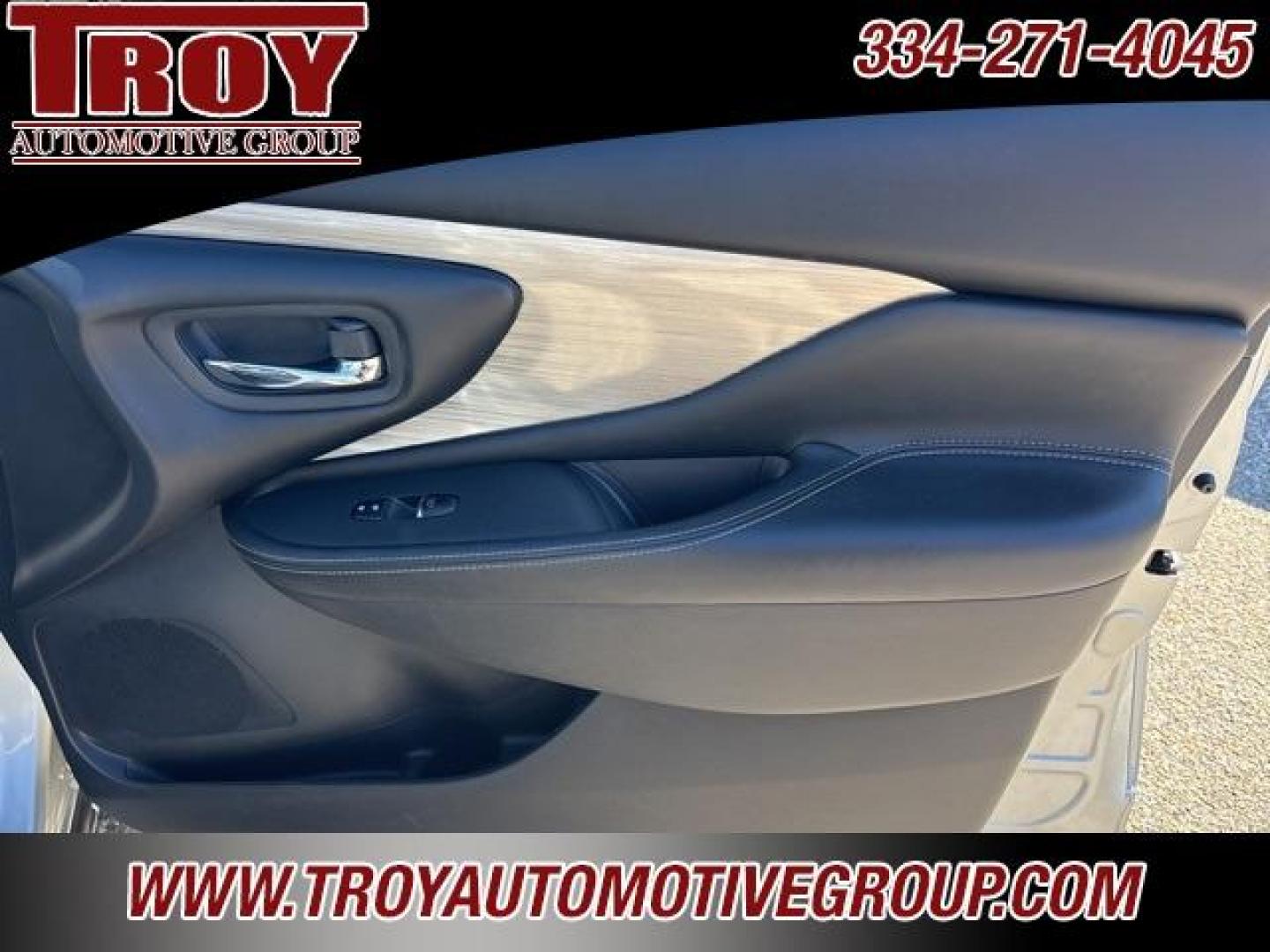 2015 Brilliant Silver Metallic /Black Nissan Murano Platinum (5N1AZ2MG9FN) with an 3.5L V6 DOHC engine, CVT transmission, located at 6812 Atlanta Hwy, Montgomery, AL, 36117, (334) 271-4045, 32.382118, -86.178673 - Navigation!!<br>Heated/Cooled Seats!!<br>2-Master Keys!! - Photo#42