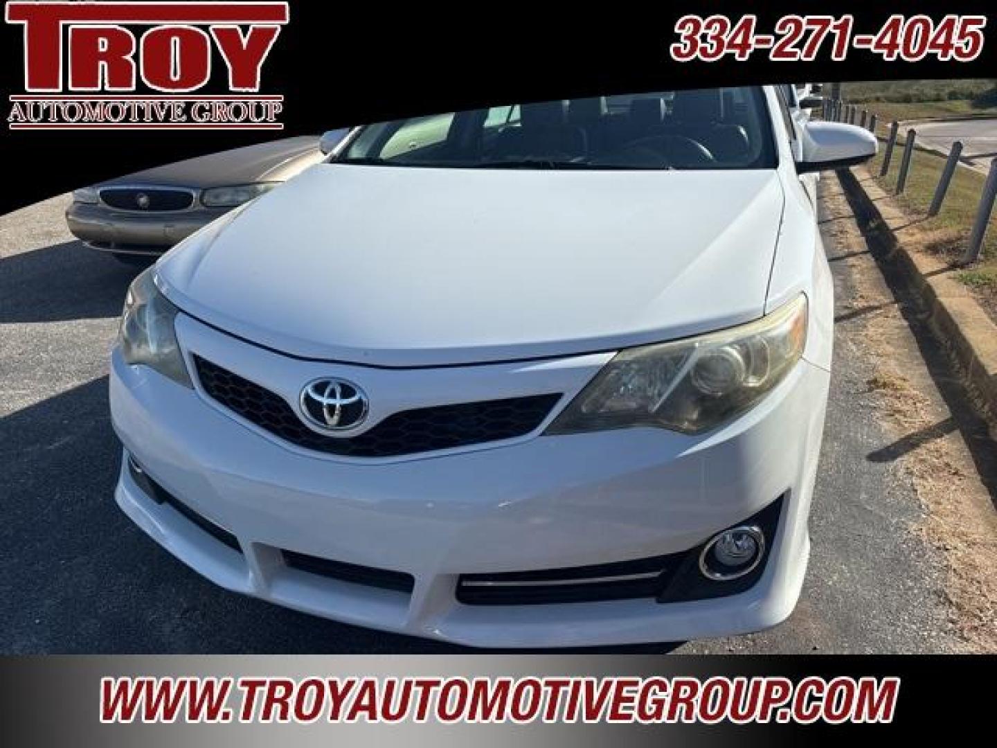 2014 Super White /Black Toyota Camry SE (4T1BF1FK5EU) with an 2.5L I4 SMPI DOHC engine, Automatic transmission, located at 6812 Atlanta Hwy, Montgomery, AL, 36117, (334) 271-4045, 32.382118, -86.178673 - Super White 2014 Toyota Camry SE FWD 2.5L I4 SMPI DOHC 6-Speed Automatic<br><br>Financing Available---Top Value for Trades.<br><br>25/35 City/Highway MPG<br><br><br>Awards:<br> * 2014 KBB.com 10 Best Late-Model Used Cars Under $15,000 * 2014 KBB.com 10 Best Used Family Cars Under $15,000 * 2014 - Photo#9