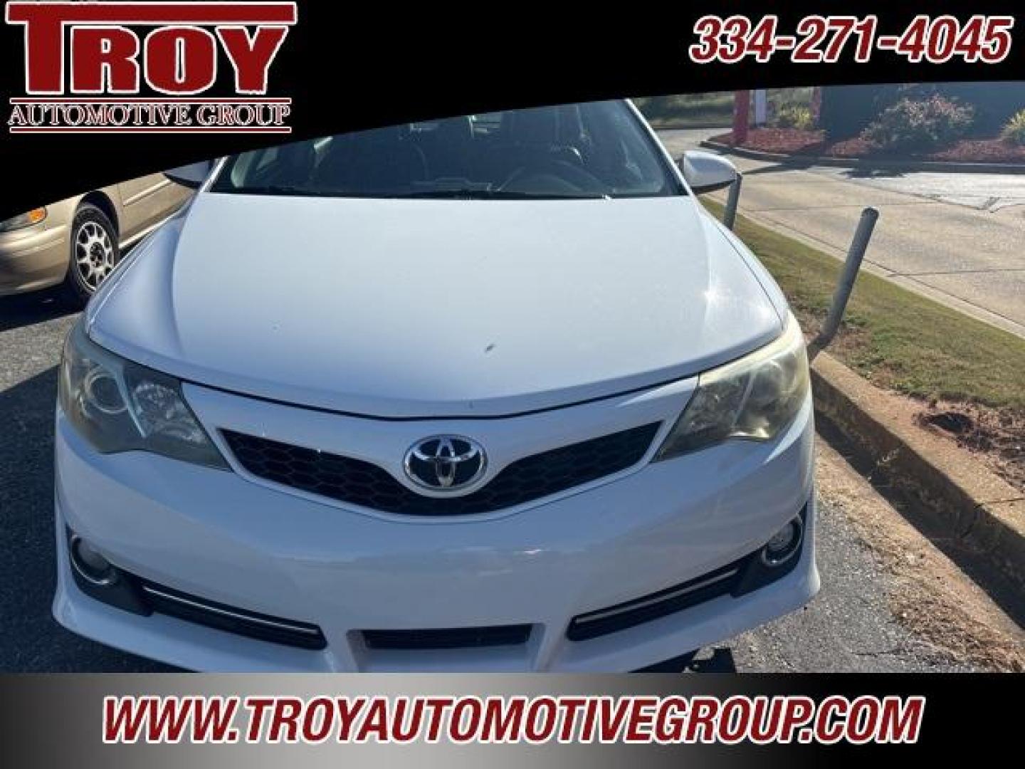 2014 Super White /Black Toyota Camry SE (4T1BF1FK5EU) with an 2.5L I4 SMPI DOHC engine, Automatic transmission, located at 6812 Atlanta Hwy, Montgomery, AL, 36117, (334) 271-4045, 32.382118, -86.178673 - Super White 2014 Toyota Camry SE FWD 2.5L I4 SMPI DOHC 6-Speed Automatic<br><br>Financing Available---Top Value for Trades.<br><br>25/35 City/Highway MPG<br><br><br>Awards:<br> * 2014 KBB.com 10 Best Late-Model Used Cars Under $15,000 * 2014 KBB.com 10 Best Used Family Cars Under $15,000 * 2014 - Photo#10