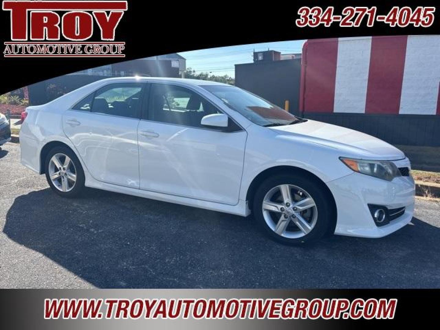 2014 Super White /Black Toyota Camry SE (4T1BF1FK5EU) with an 2.5L I4 SMPI DOHC engine, Automatic transmission, located at 6812 Atlanta Hwy, Montgomery, AL, 36117, (334) 271-4045, 32.382118, -86.178673 - Super White 2014 Toyota Camry SE FWD 2.5L I4 SMPI DOHC 6-Speed Automatic<br><br>Financing Available---Top Value for Trades.<br><br>25/35 City/Highway MPG<br><br><br>Awards:<br> * 2014 KBB.com 10 Best Late-Model Used Cars Under $15,000 * 2014 KBB.com 10 Best Used Family Cars Under $15,000 * 2014 - Photo#1