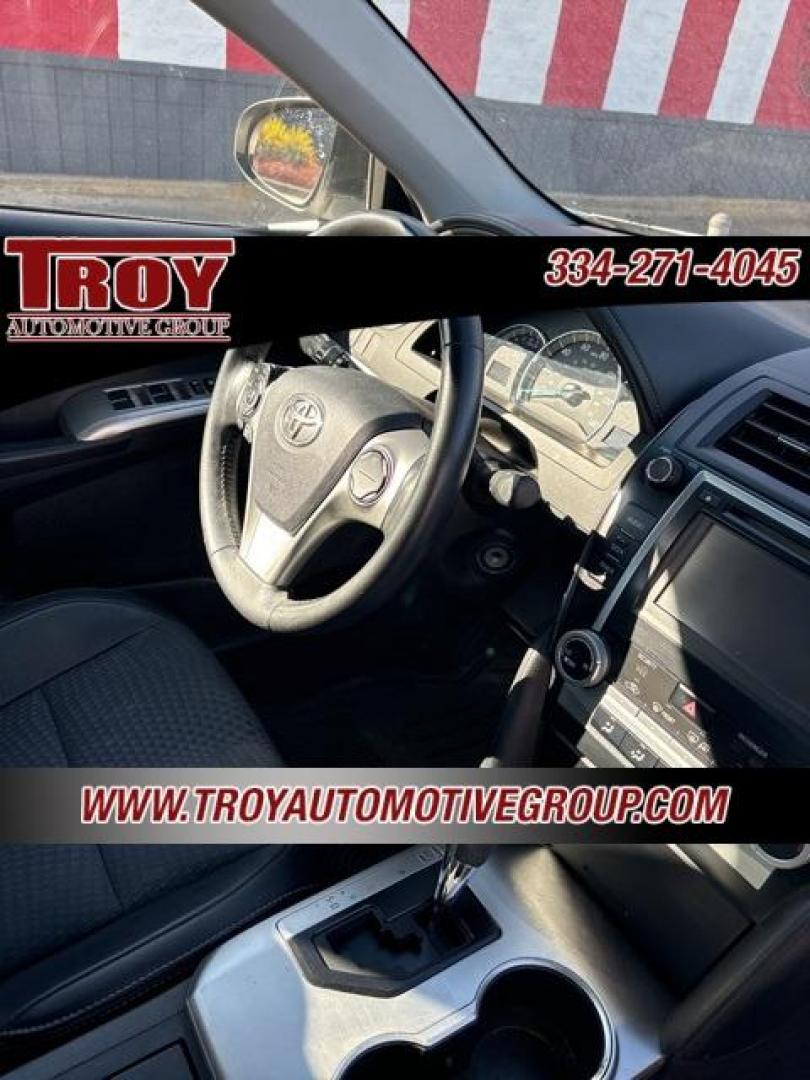 2014 Super White /Black Toyota Camry SE (4T1BF1FK5EU) with an 2.5L I4 SMPI DOHC engine, Automatic transmission, located at 6812 Atlanta Hwy, Montgomery, AL, 36117, (334) 271-4045, 32.382118, -86.178673 - Super White 2014 Toyota Camry SE FWD 2.5L I4 SMPI DOHC 6-Speed Automatic<br><br>Financing Available---Top Value for Trades.<br><br>25/35 City/Highway MPG<br><br><br>Awards:<br> * 2014 KBB.com 10 Best Late-Model Used Cars Under $15,000 * 2014 KBB.com 10 Best Used Family Cars Under $15,000 * 2014 - Photo#27