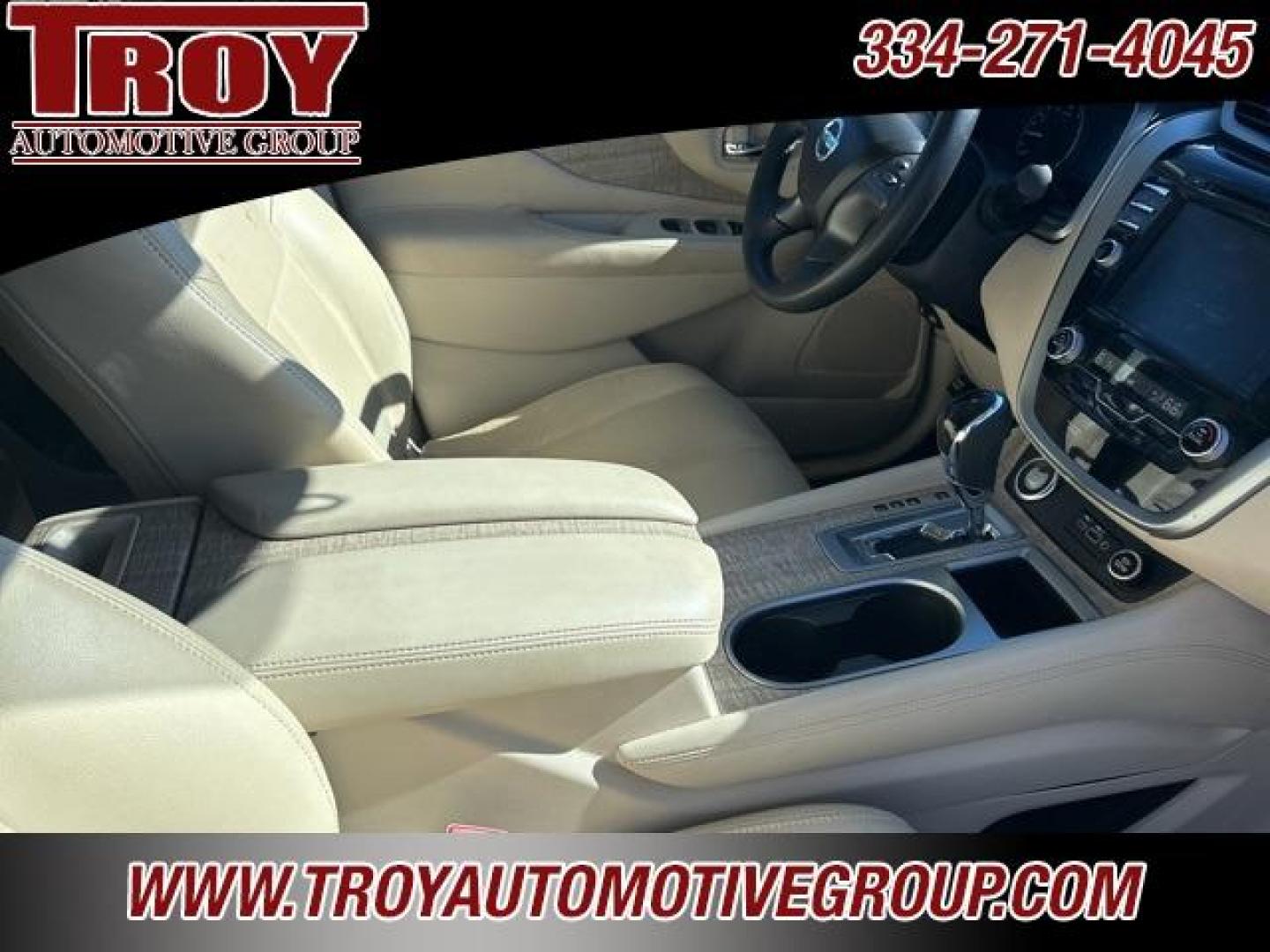 2019 Pearl White Tricoat /Cashmere Nissan Murano SV (5N1AZ2MJ6KN) with an 3.5L V6 DOHC 24V engine, CVT transmission, located at 6812 Atlanta Hwy, Montgomery, AL, 36117, (334) 271-4045, 32.382118, -86.178673 - Photo#32