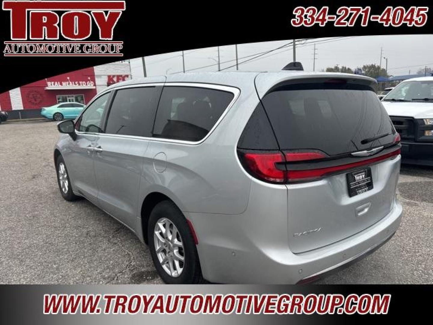 2023 Silver Mist Clearcoat /Black/Alloy/Black Chrysler Pacifica Touring L (2C4RC1BG9PR) with an 3.6L V6 24V VVT engine, Automatic transmission, located at 6812 Atlanta Hwy, Montgomery, AL, 36117, (334) 271-4045, 32.382118, -86.178673 - Photo#12