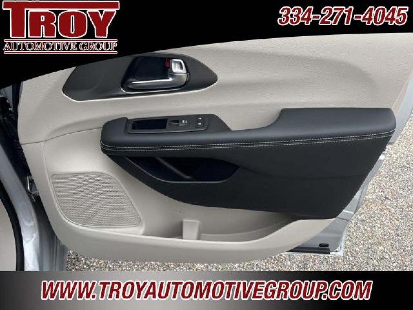 2023 Silver Mist Clearcoat /Black/Alloy/Black Chrysler Pacifica Touring L (2C4RC1BG9PR) with an 3.6L V6 24V VVT engine, Automatic transmission, located at 6812 Atlanta Hwy, Montgomery, AL, 36117, (334) 271-4045, 32.382118, -86.178673 - Photo#33