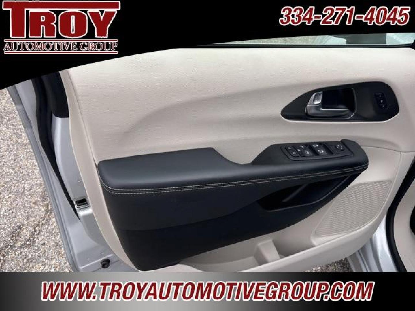 2023 Silver Mist Clearcoat /Black/Alloy/Black Chrysler Pacifica Touring L (2C4RC1BG9PR) with an 3.6L V6 24V VVT engine, Automatic transmission, located at 6812 Atlanta Hwy, Montgomery, AL, 36117, (334) 271-4045, 32.382118, -86.178673 - Photo#41