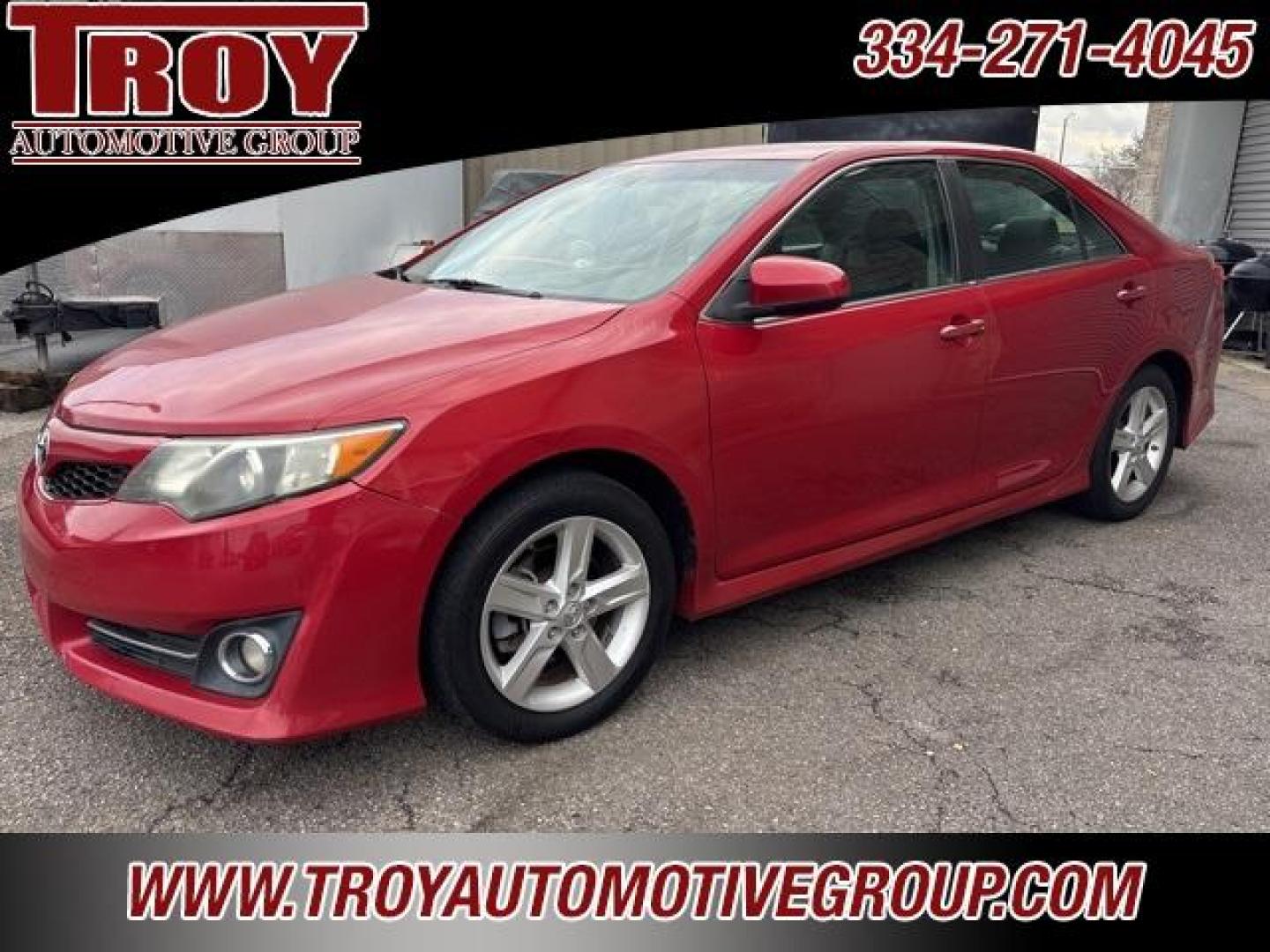 2014 Barcelona Red Metallic /Black Toyota Camry SE (4T1BF1FK2EU) with an 2.5L I4 SMPI DOHC engine, Automatic transmission, located at 6812 Atlanta Hwy, Montgomery, AL, 36117, (334) 271-4045, 32.382118, -86.178673 - Barcelona Red Metallic 2014 Toyota Camry SE FWD 2.5L I4 SMPI DOHC 6-Speed Automatic<br><br>Financing Available---Top Value for Trades.<br><br>25/35 City/Highway MPG<br><br><br>Awards:<br> * 2014 KBB.com 10 Best Used Family Cars Under $15,000 * 2014 KBB.com 10 Best Late-Model Used Cars Under $15,0 - Photo#5