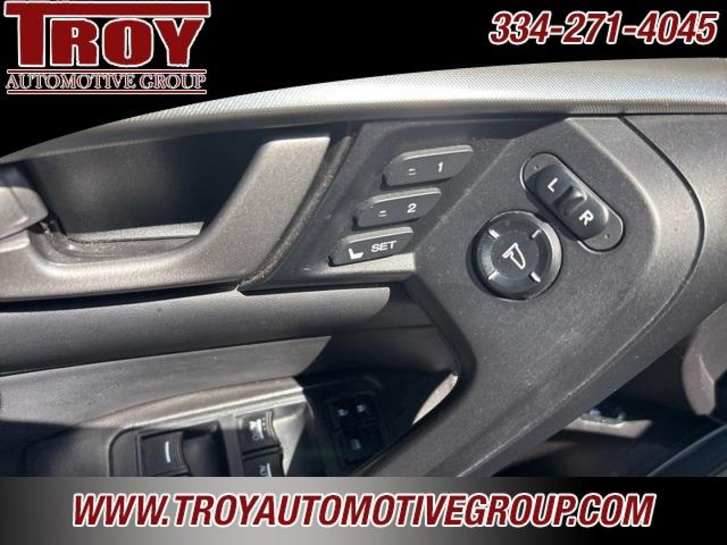 2011 Grigio Metallic /Ebony Acura TL 3.5 (19UUA8F59BA) with an 3.5L V6 SOHC VTEC 24V engine, Automatic transmission, located at 6812 Atlanta Hwy, Montgomery, AL, 36117, (334) 271-4045, 32.382118, -86.178673 - Photo#36